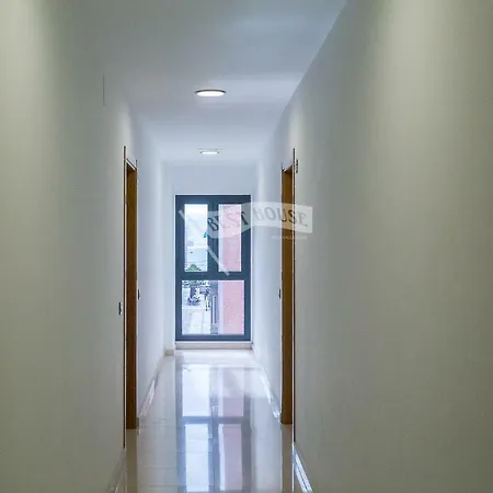 Bright And Excelent Near The Beach.